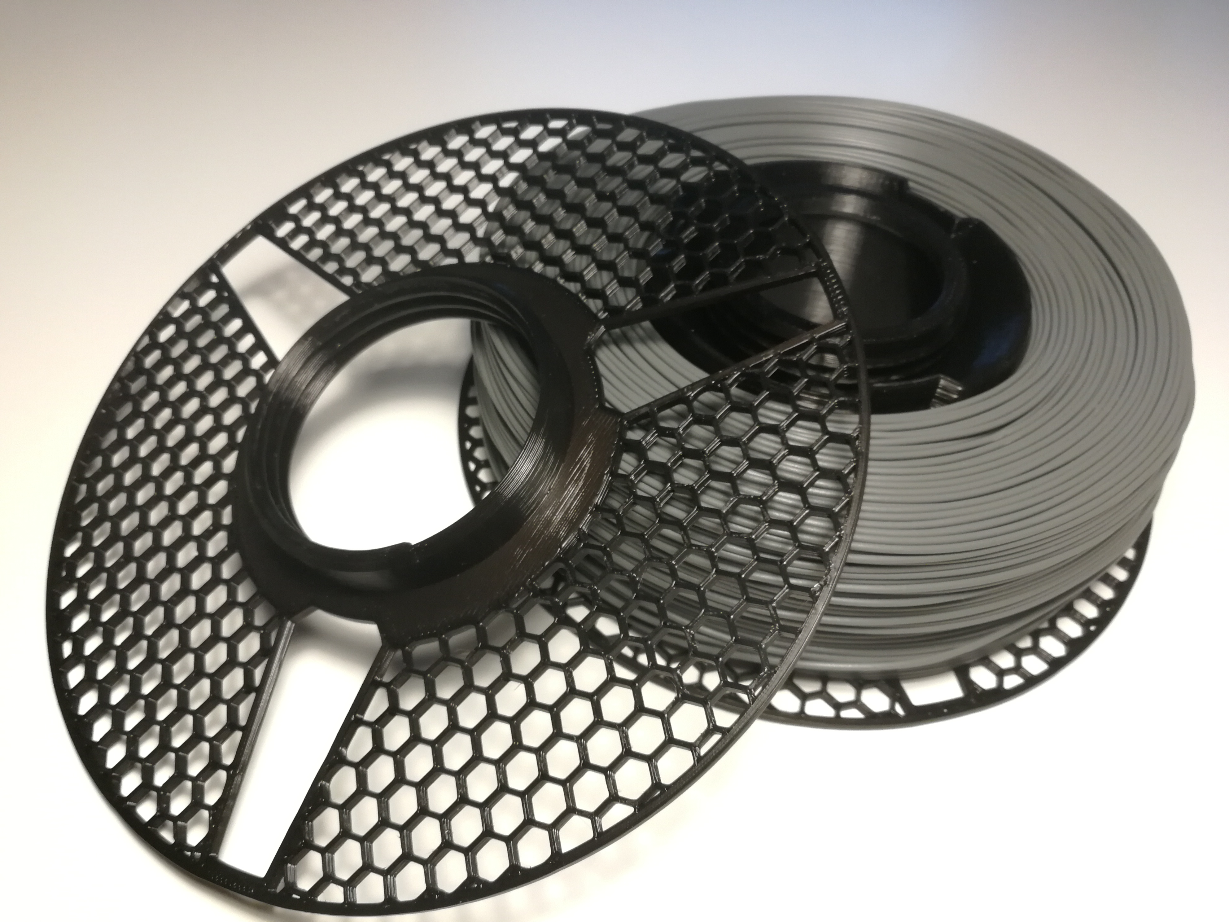 Master spool with thread