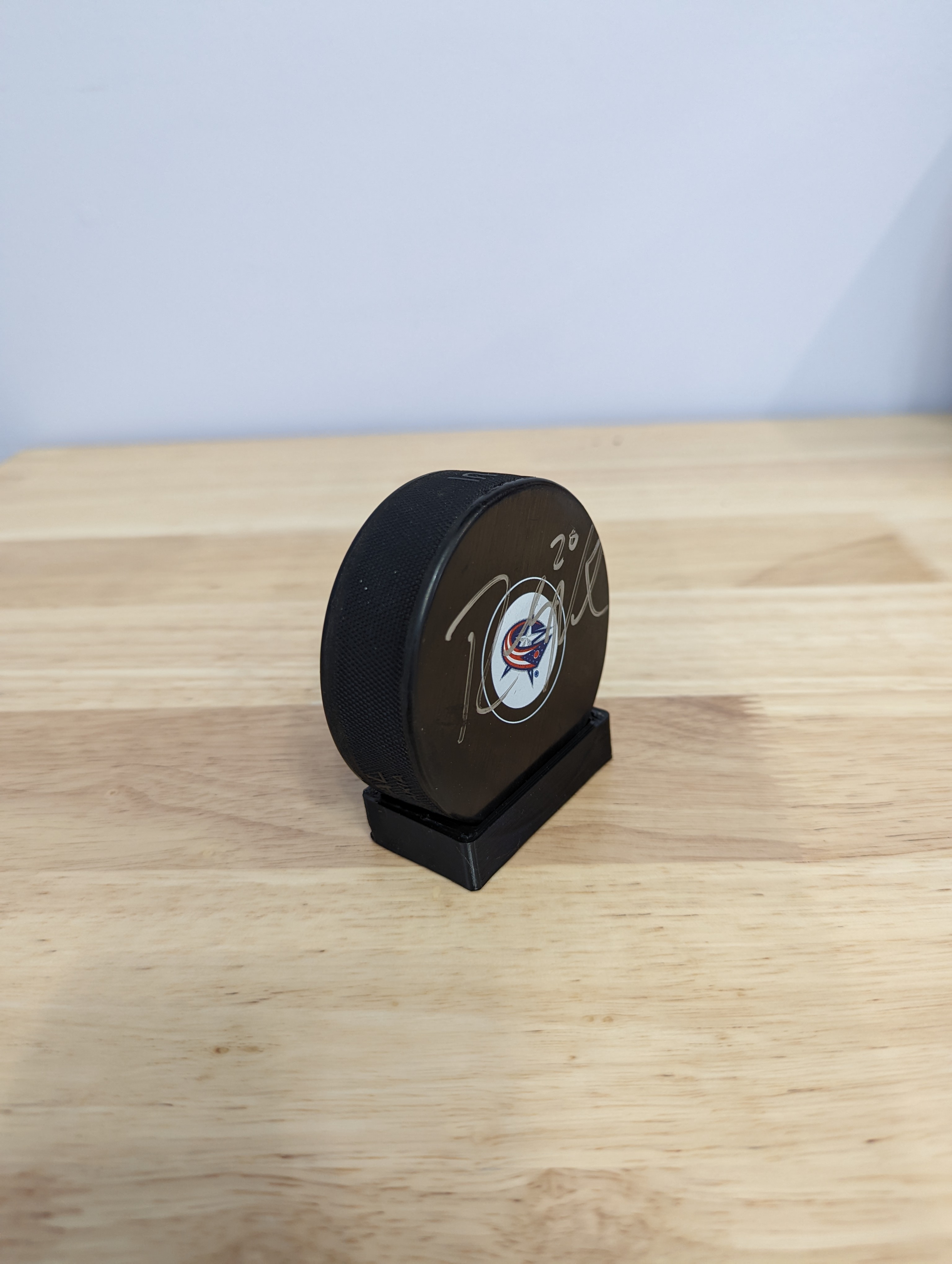 Hockey Puck Display Stand by Justin Cross Download free STL model