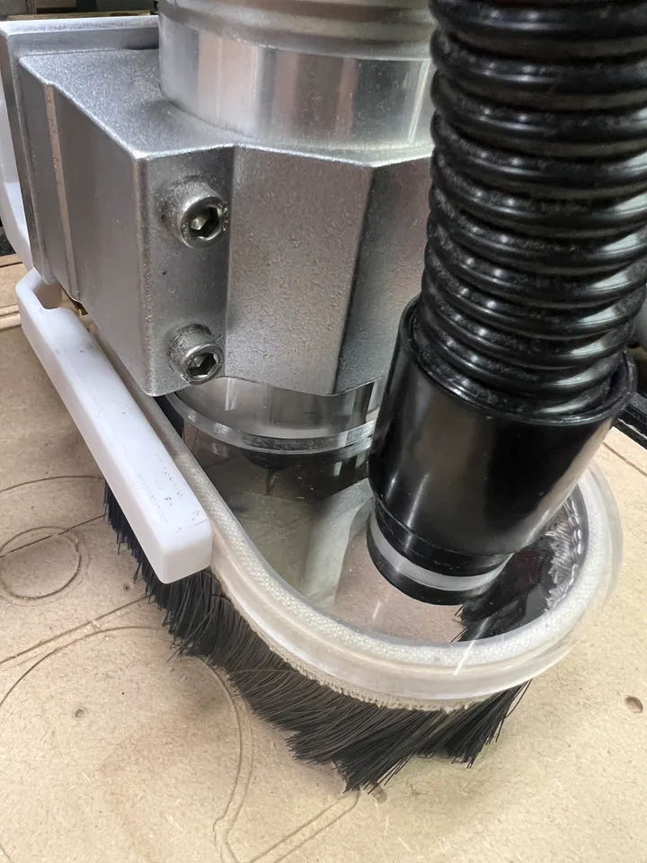 3Dマジックレザーカット CNC Makita 700 / 701 Router Height adjustable, Magnetic Dust Shoe