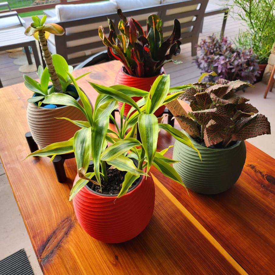 Selfwatering flower pot by Chipp Walters Download free STL model