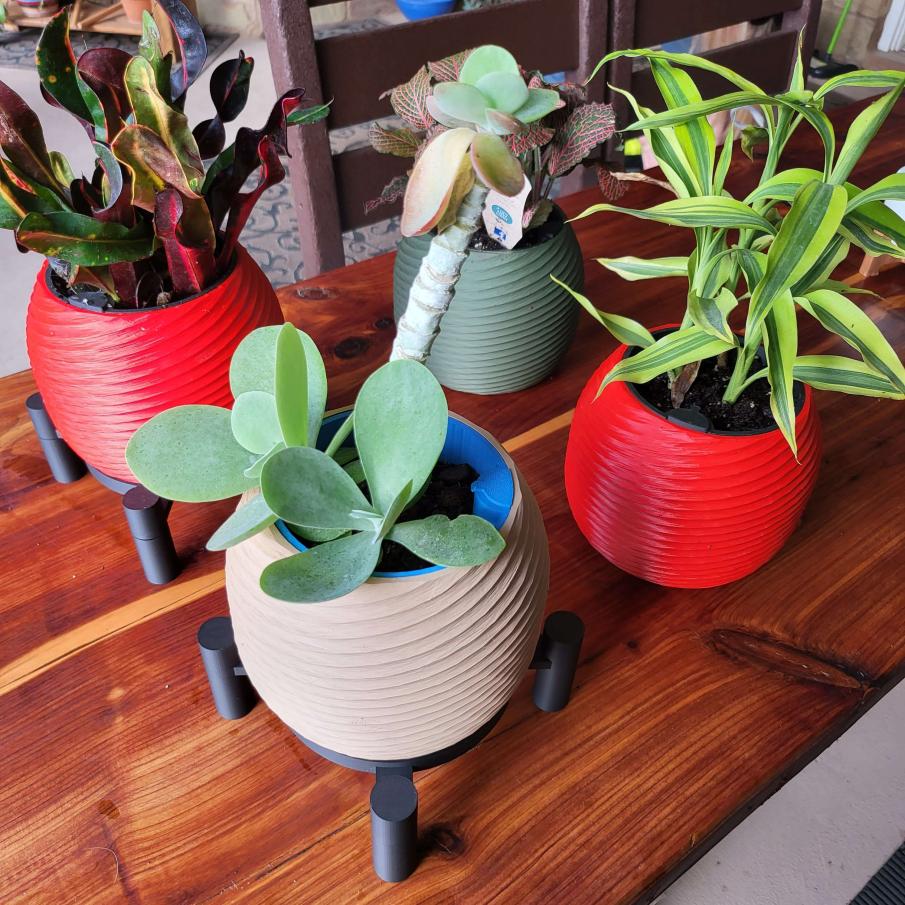 Selfwatering flower pot by Chipp Walters Download free STL model