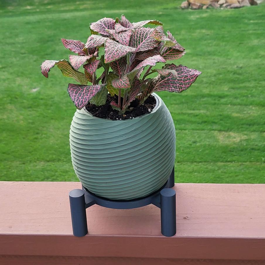 Selfwatering flower pot by Chipp Walters Download free STL model