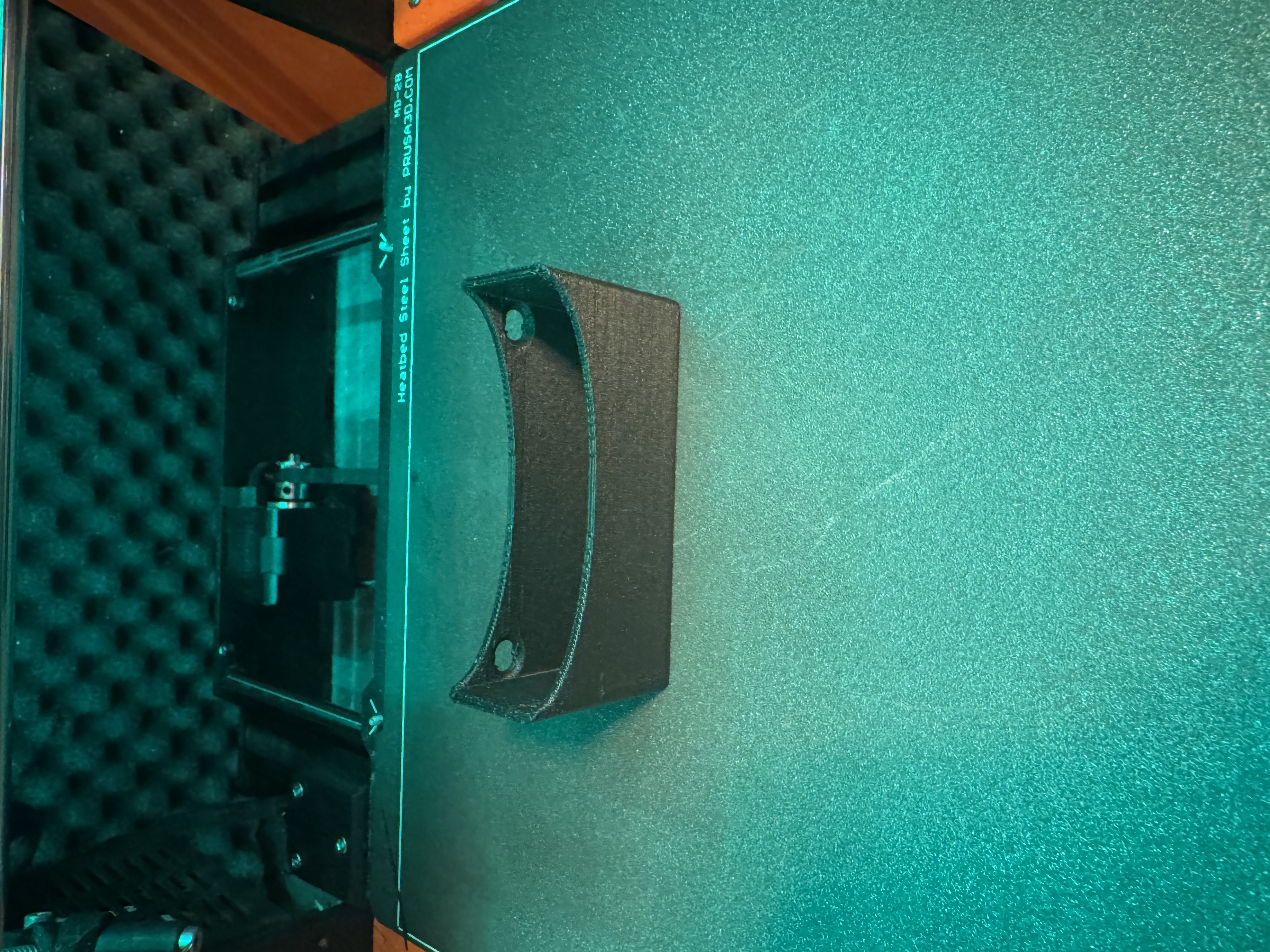 Harddrive mount on wall — thumbnail 2