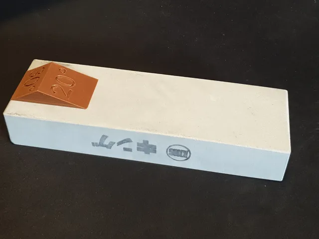 Kitchen knife sharpening angle guide