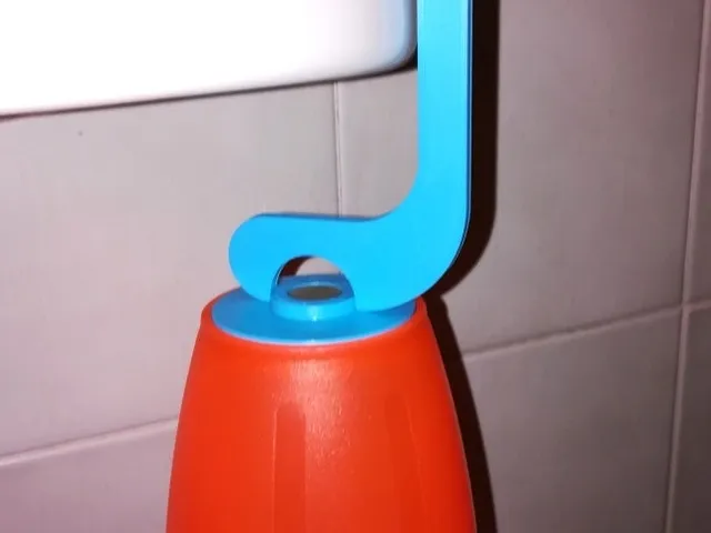 Magnetic Cup Holder