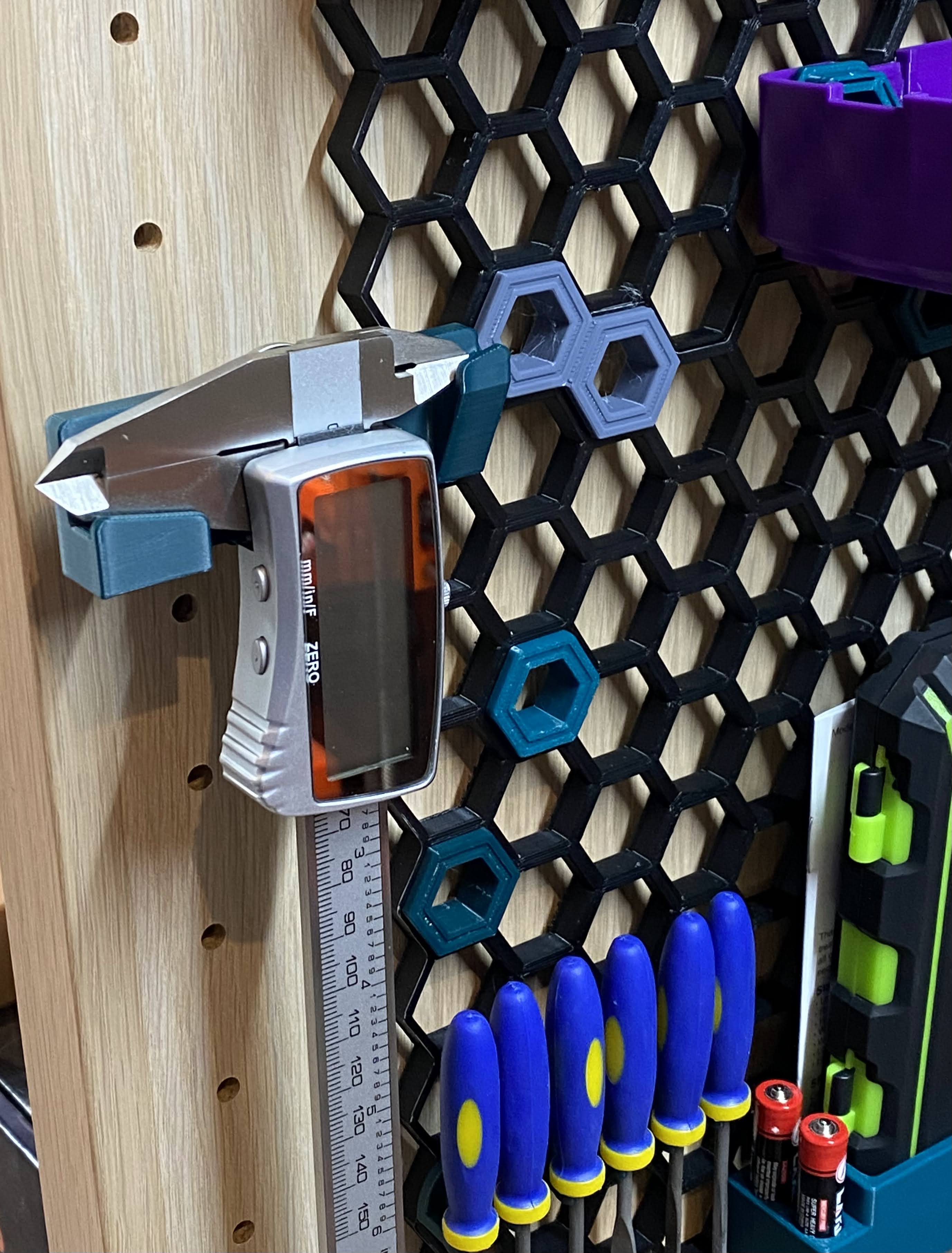 Honeycomb Wall Holder - Caliper + CR2032 Battery