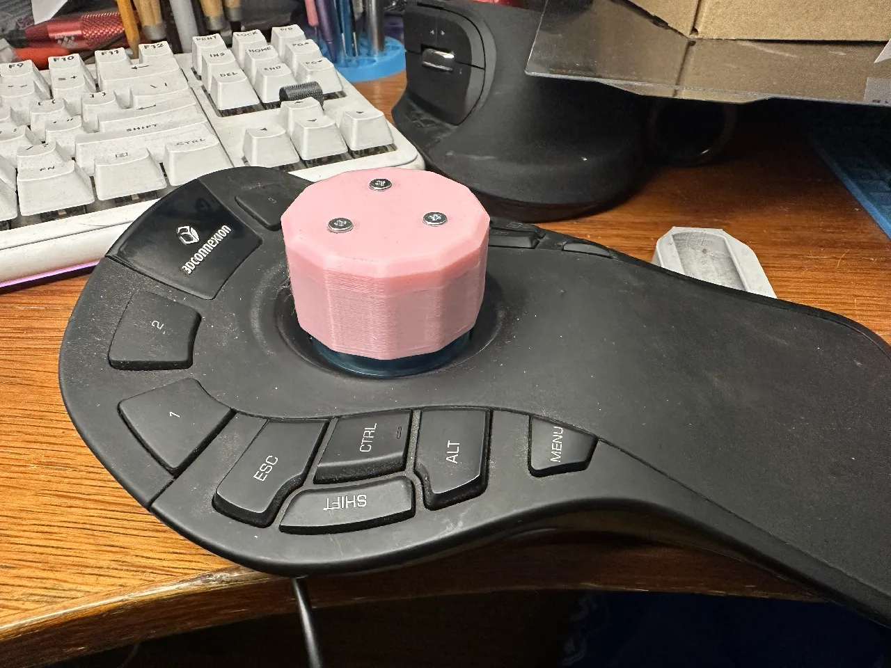 にゃんレプロ3D Replacement knob for a 3Dconnexion SpaceMouse Pro by Robert Lau