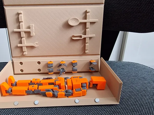 Lucky 13 magnetic case