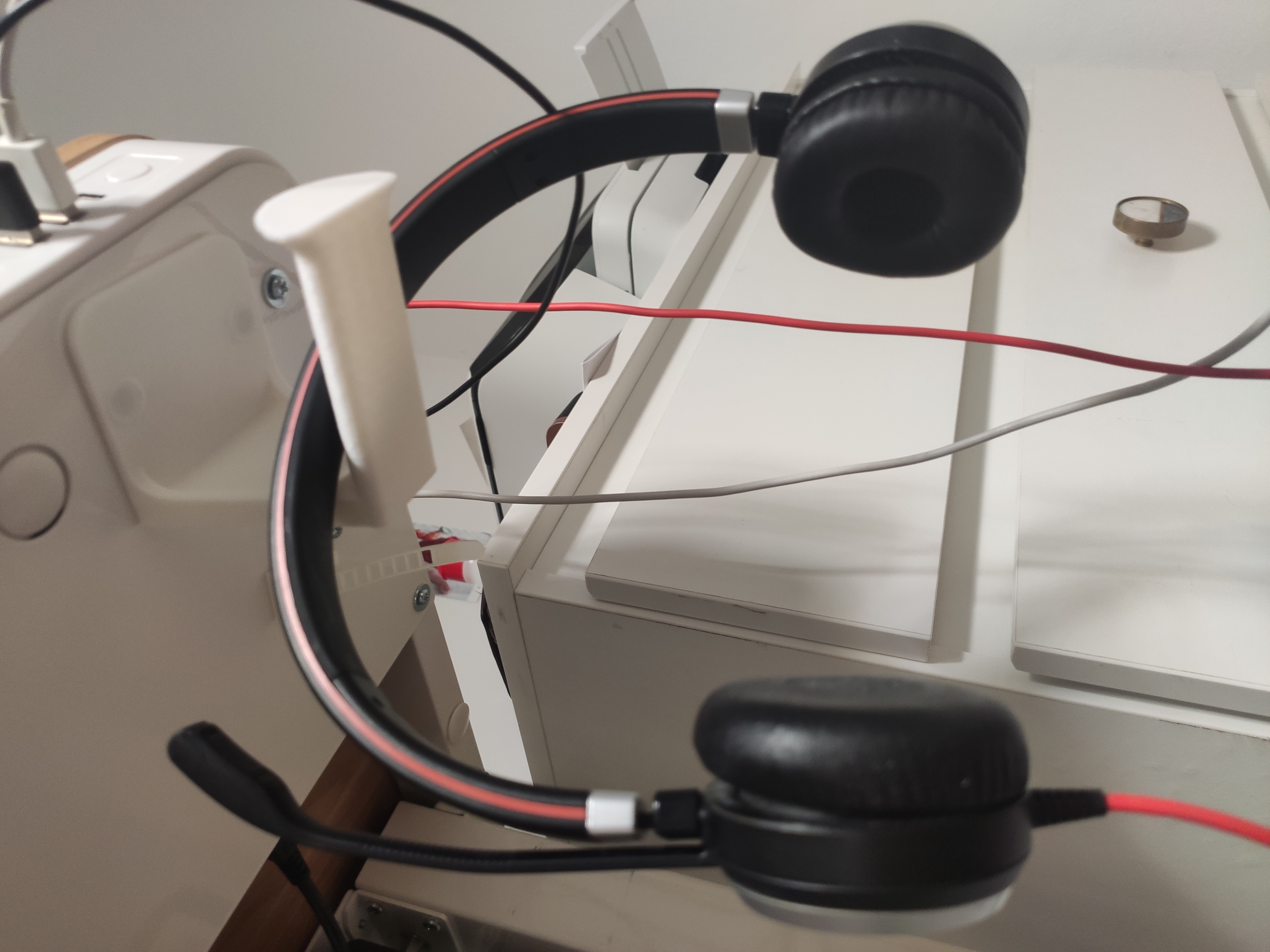 under desk headset hanger using magnet