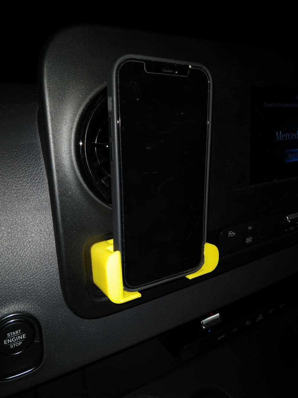 Iphone12/Iphone12 Pro with Case mount for Mercedes Sprinter (VS30)