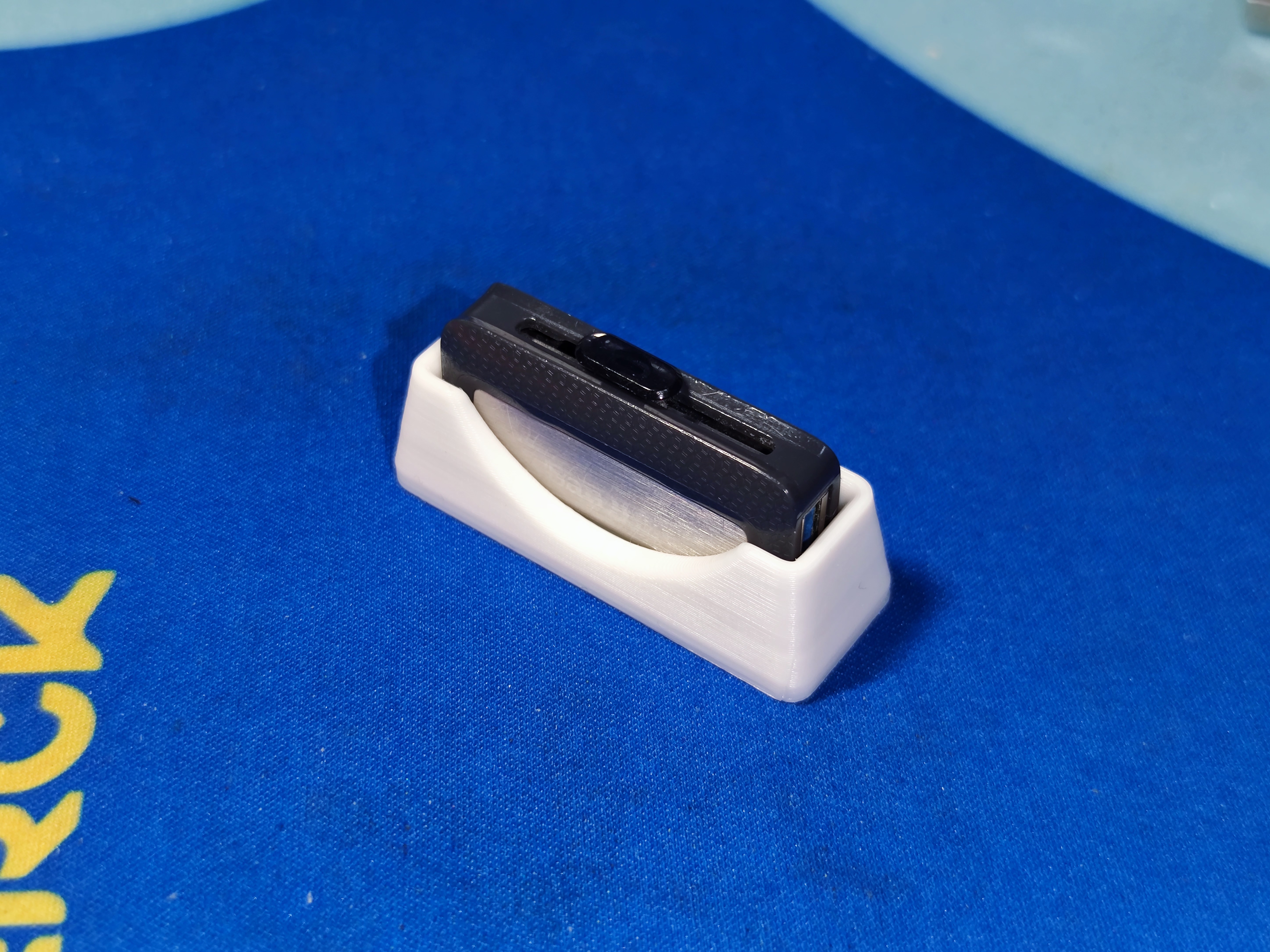 SanDisk USB DRIVE HOLDER