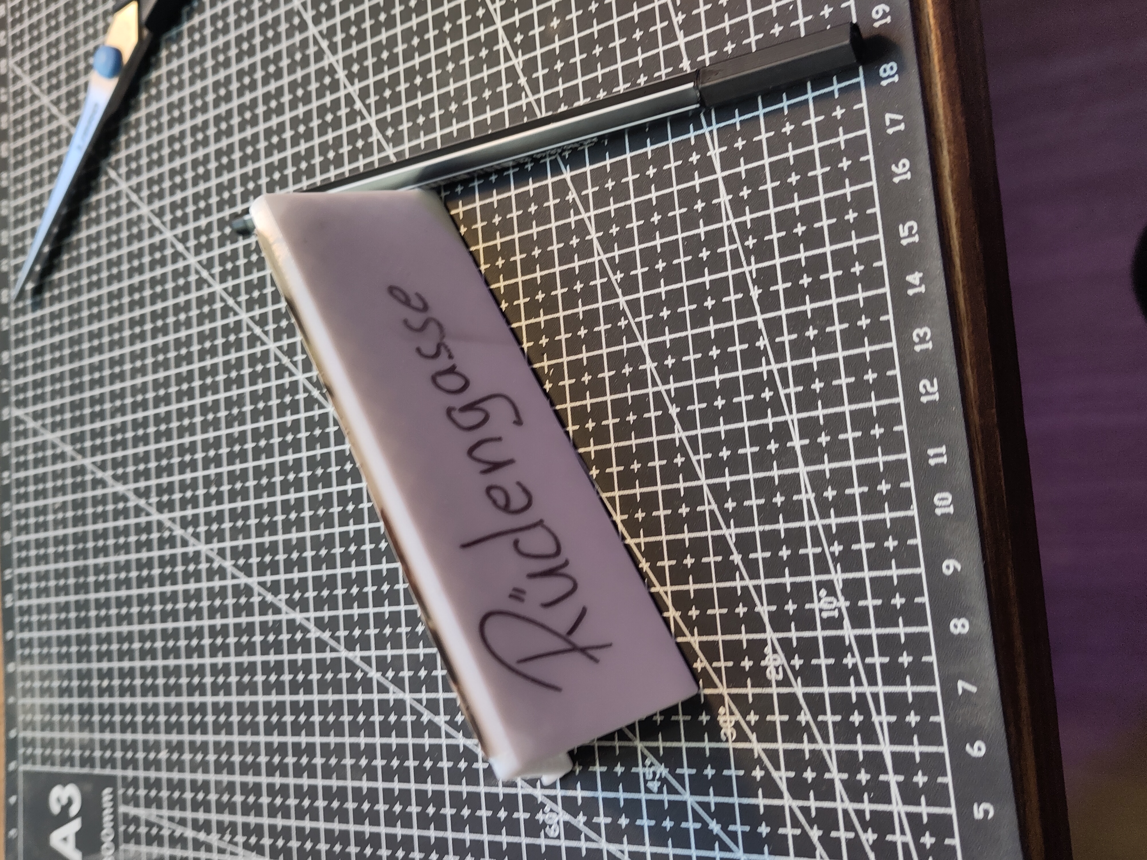Just one - simple card holder [erasable / löschbar]