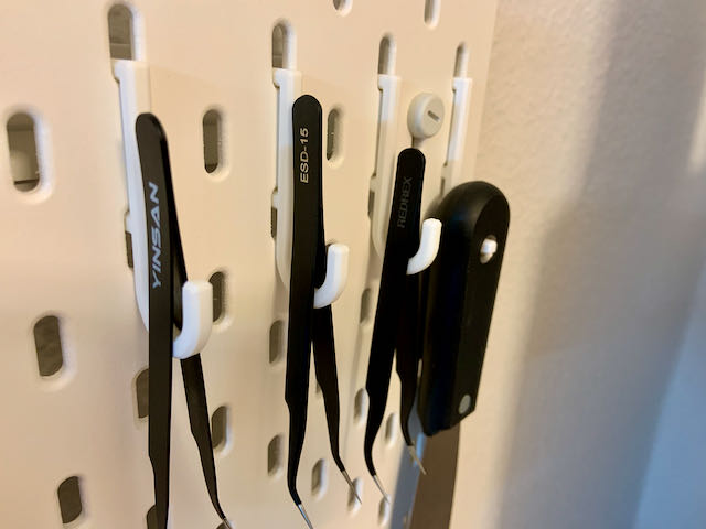 Basic hook for Skadis pegboard