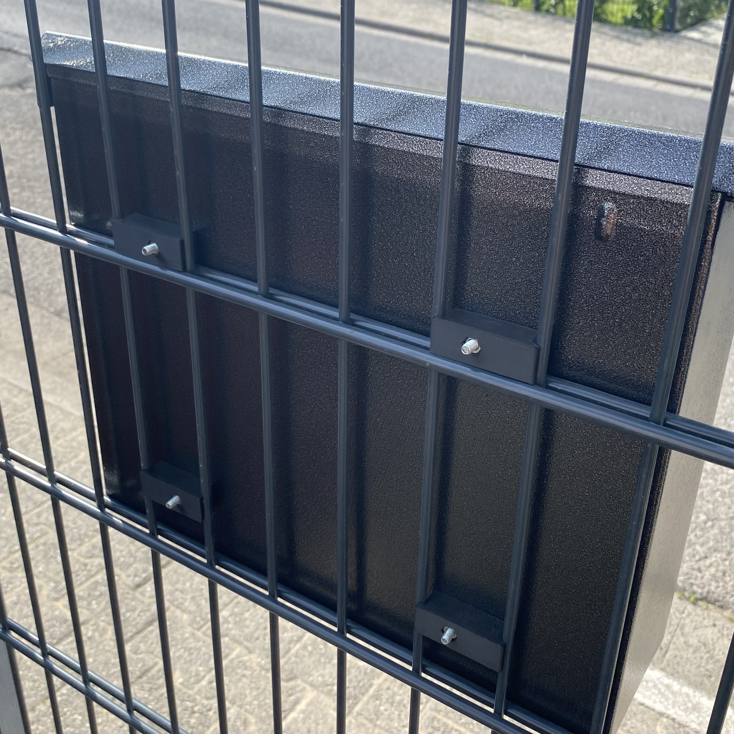 Mailbox "Burg Wächter Journal 5867" to double rod mat fence (Doppelstabmattenzaun) attachemant part