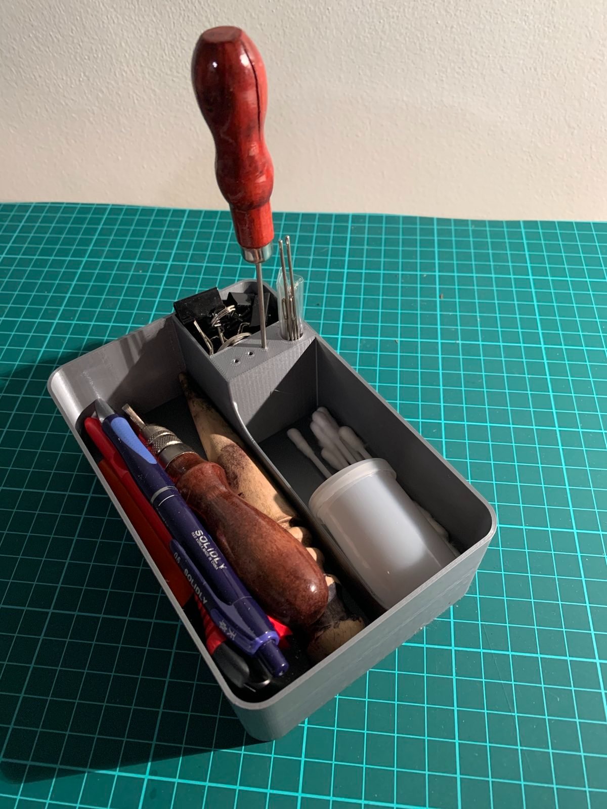 Leatherworking organizer