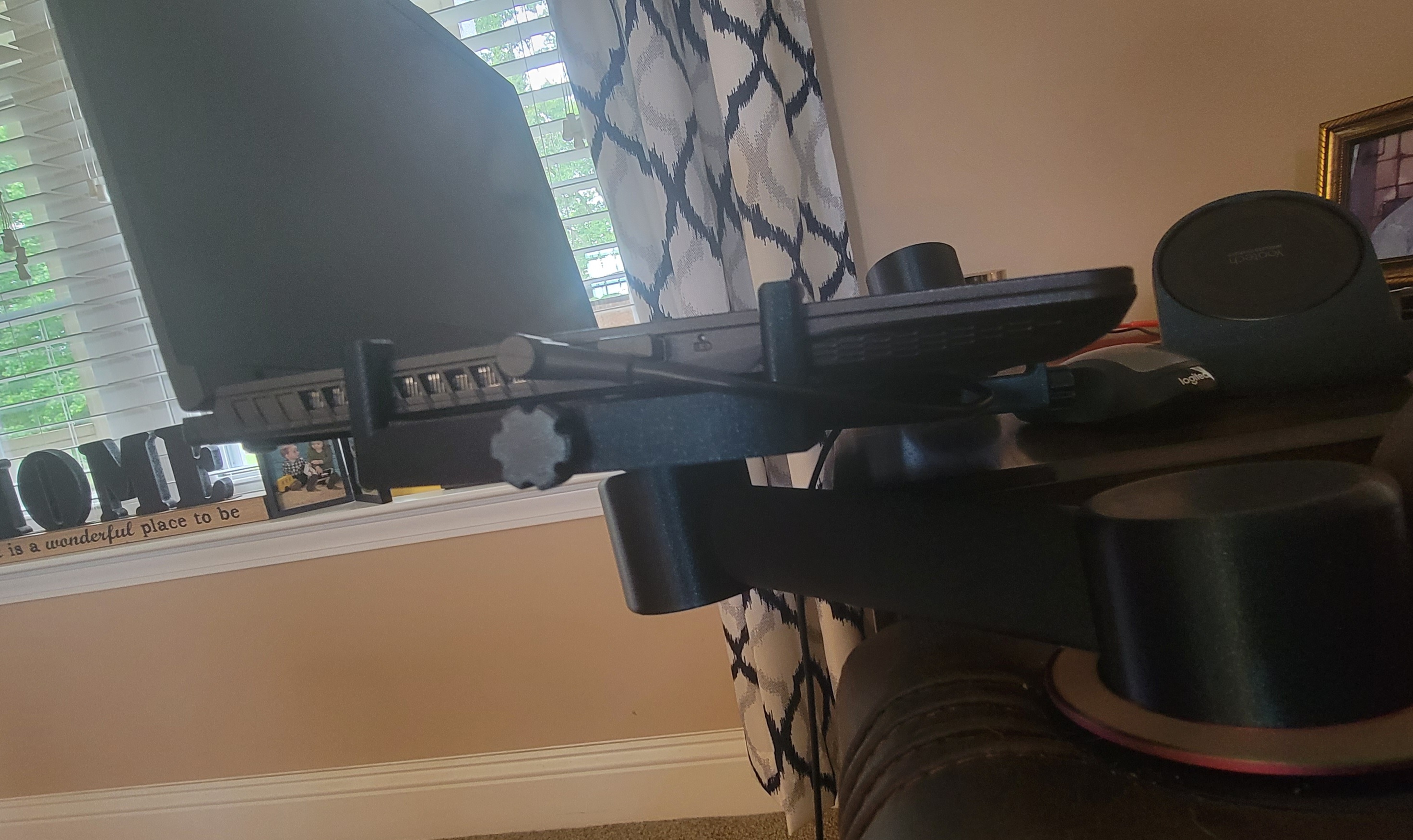 Cup Holder Laptop Stand by Donnie Download free STL model