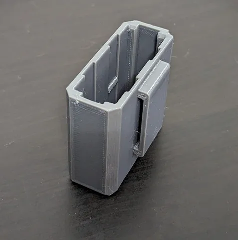 Pmag pouch with detents