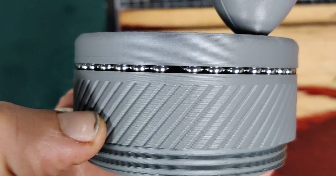 Umikot large handle + roller bearings between spin ring and upper