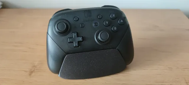 Minimalistic Nintendo Switch Pro Controller Stand - non-slip design