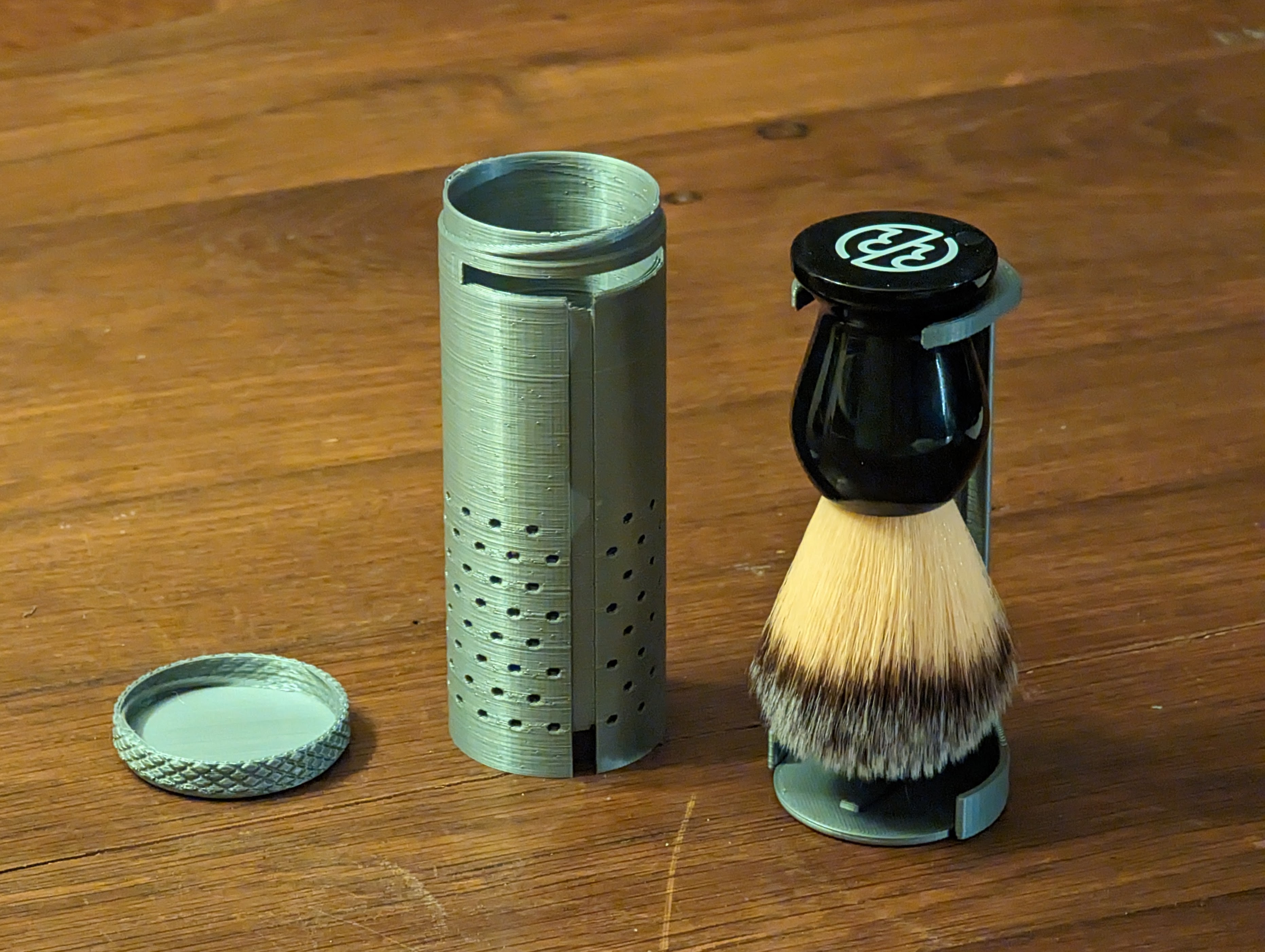 Shaving brush travel case with stand (parametric) by Félix Download