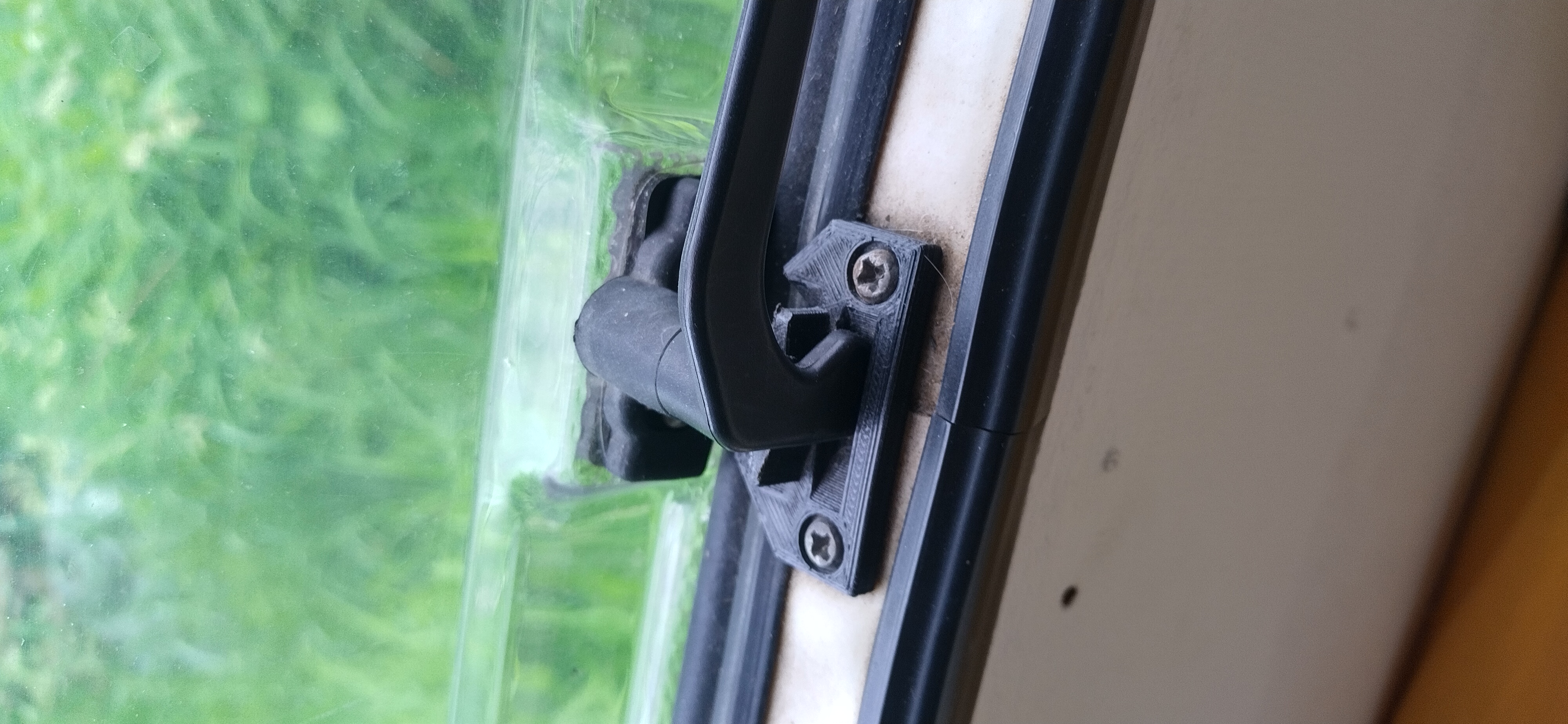 Wohnwagenfenster Schließer