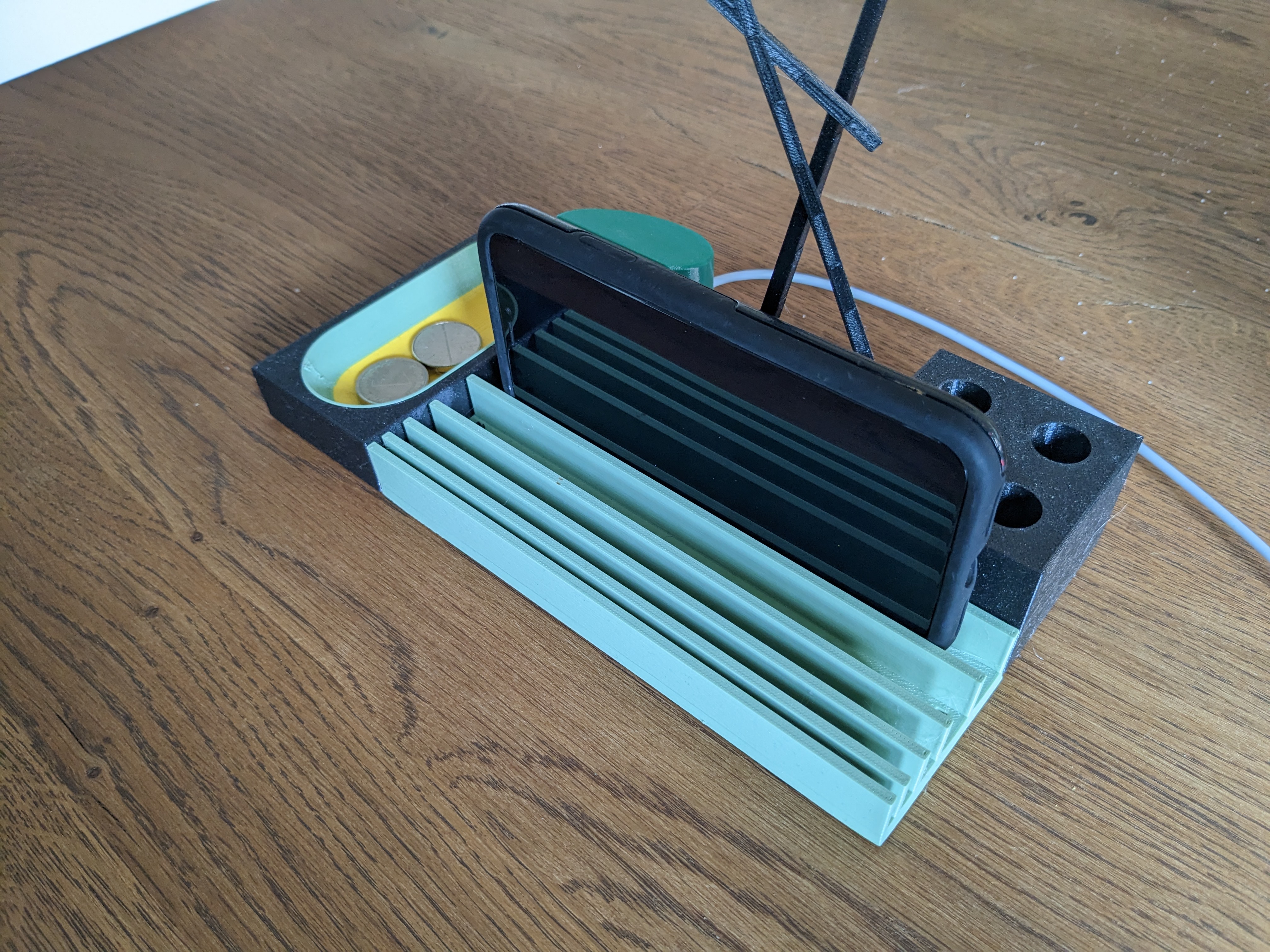 Slotted Phoneholder 3D model thumbnail