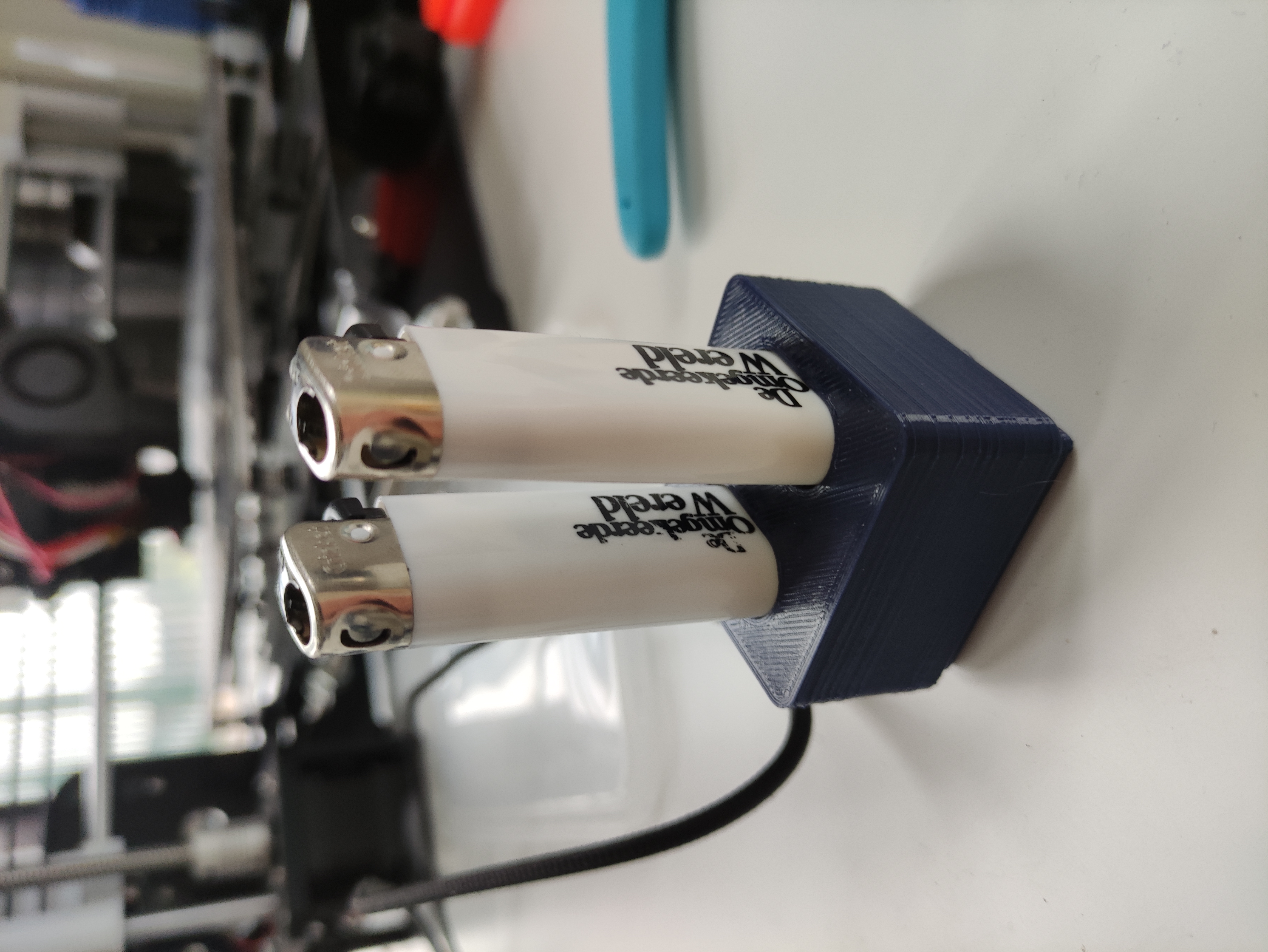Gridfinity Cricket lighter holder