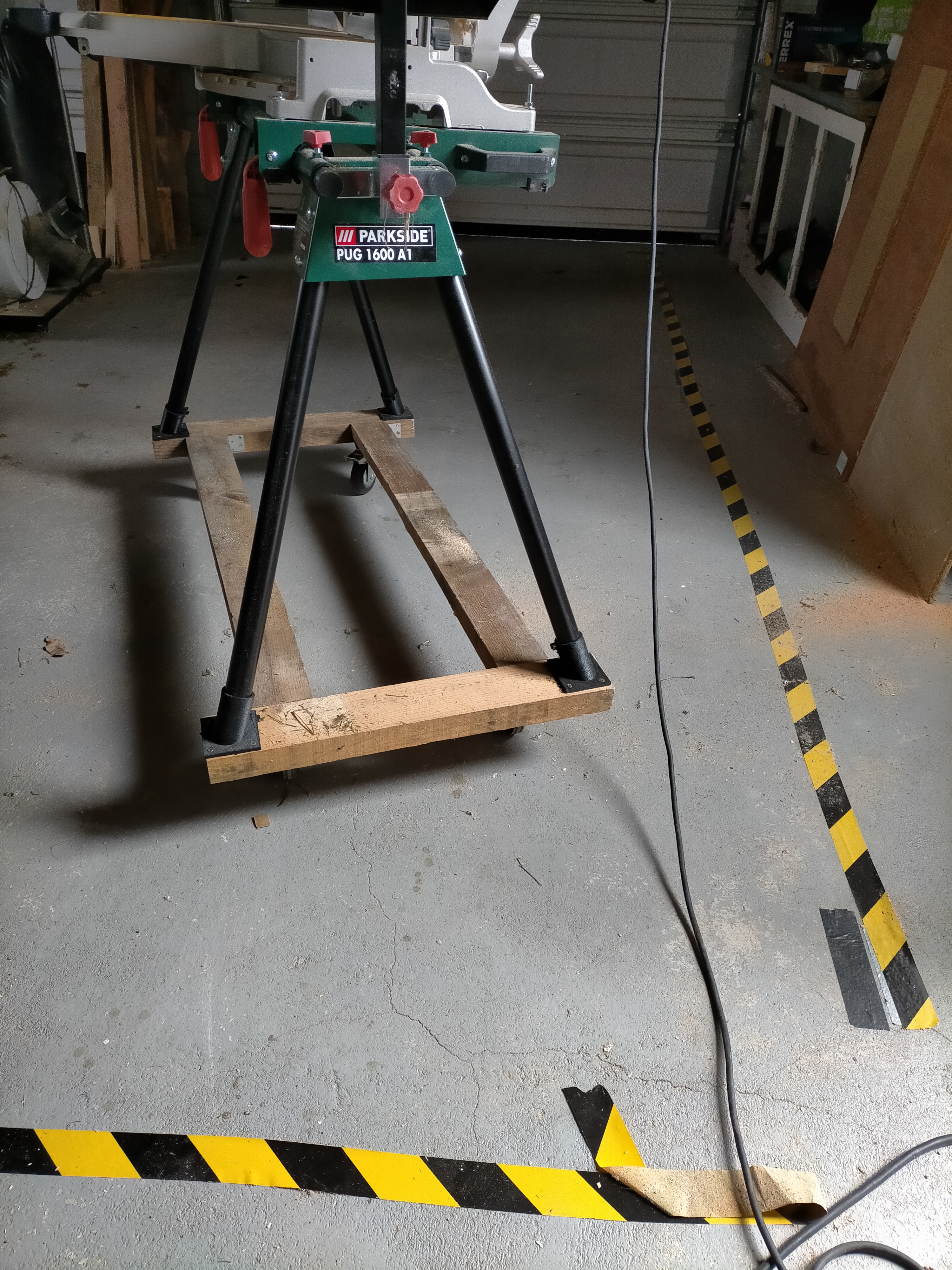 Support pour pieds de table d'outillage Parkside PUG 1600 A1