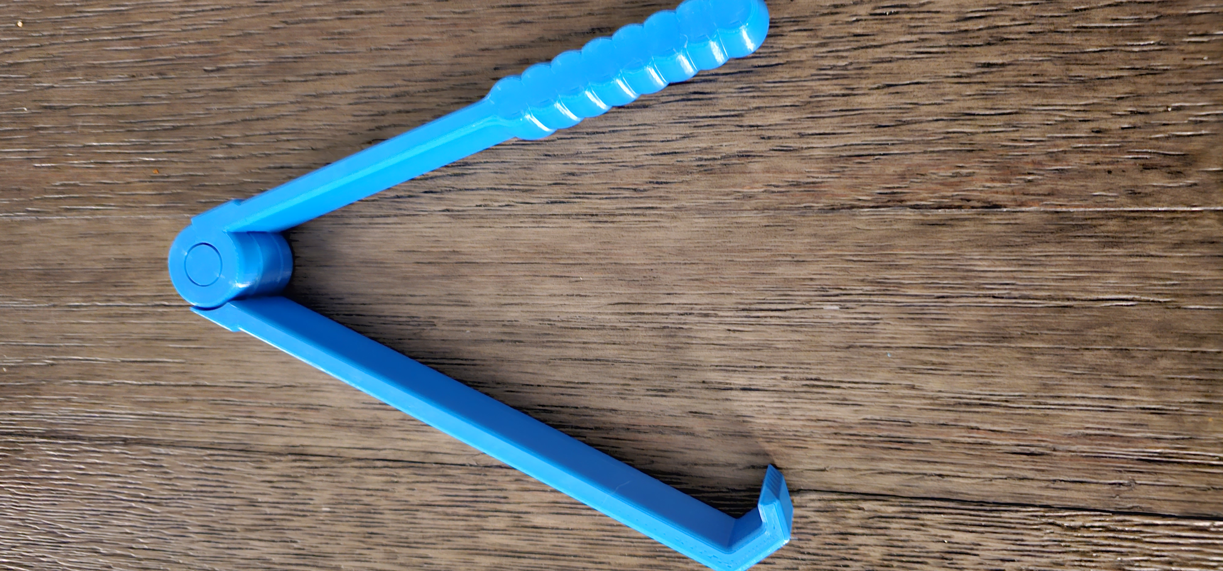 Folding Back Scratcher