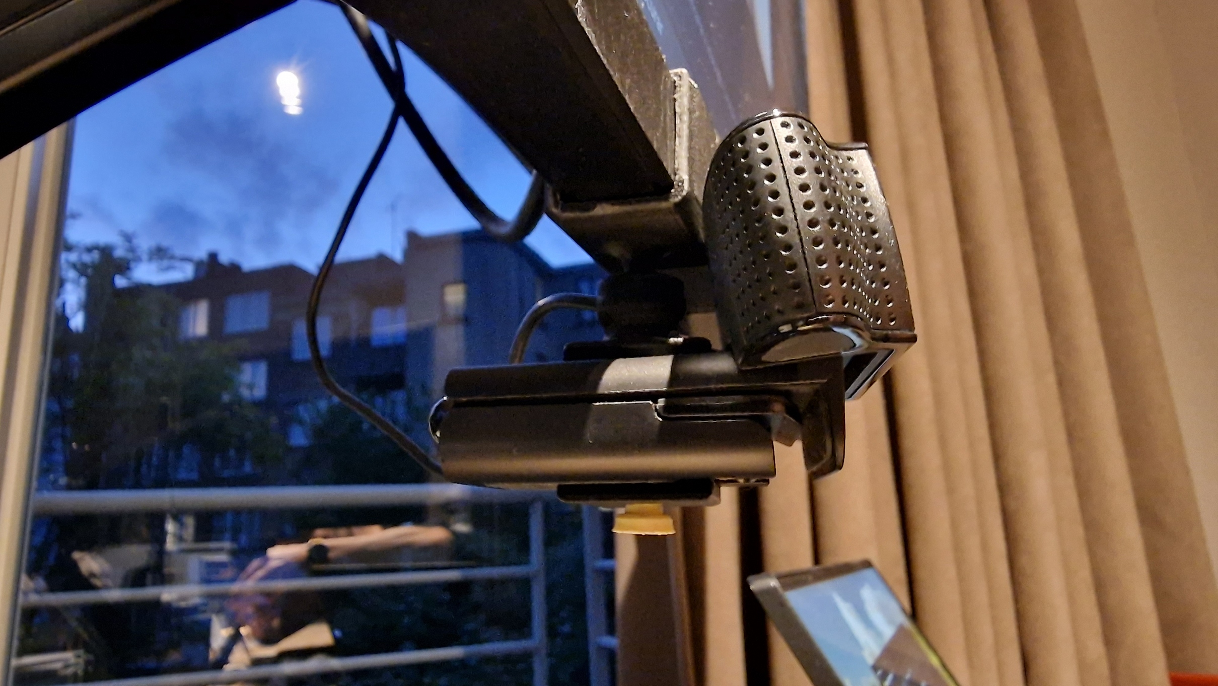 Cam monitor mount by CTX Download free STL model