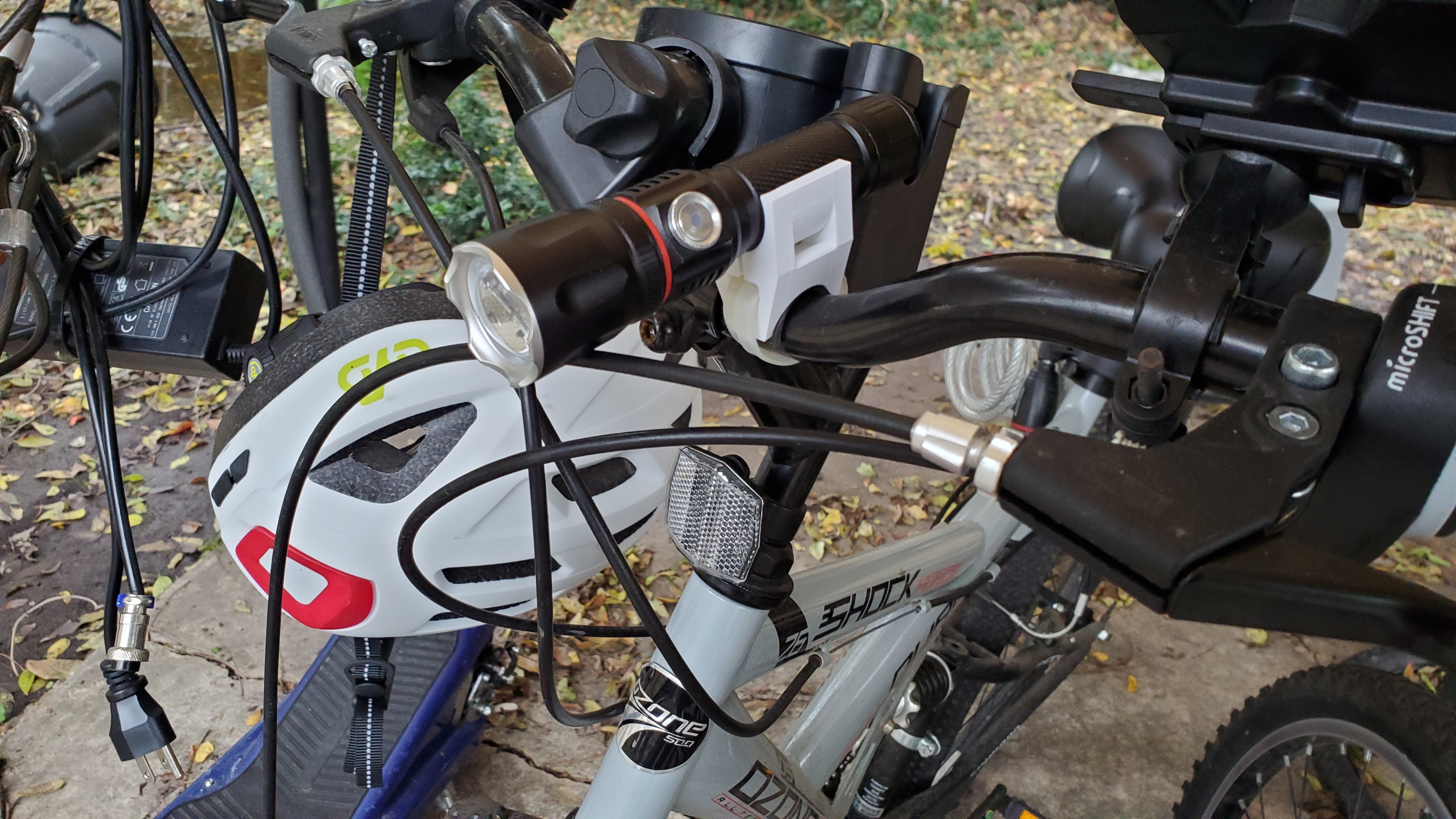 Bike flashlight quick mount