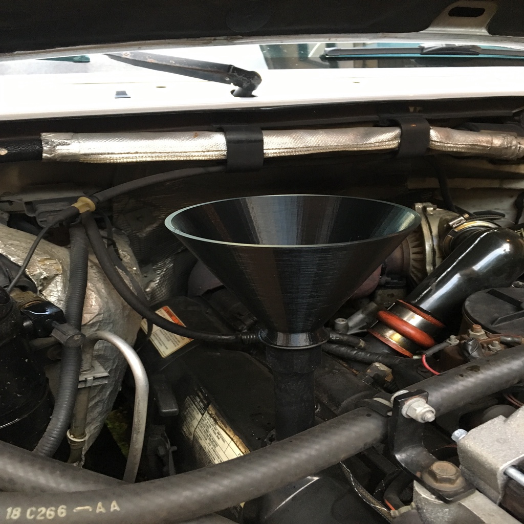 Threaded Oil Funnel by KyleG Download free STL model