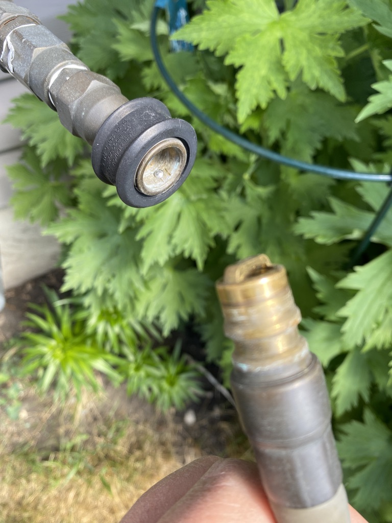 Plug and Cap for Natural Gas BBQ Hose by Dyer_Maker Download free STL