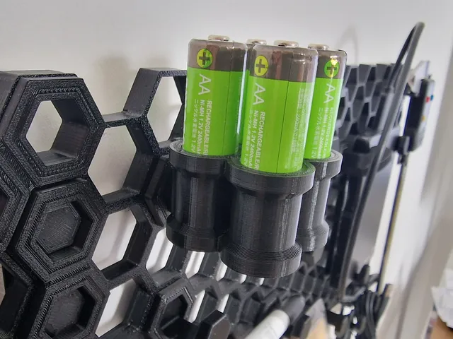 Honeycomb Storage Wall Battery holder 4 x AA and 4 x AAA