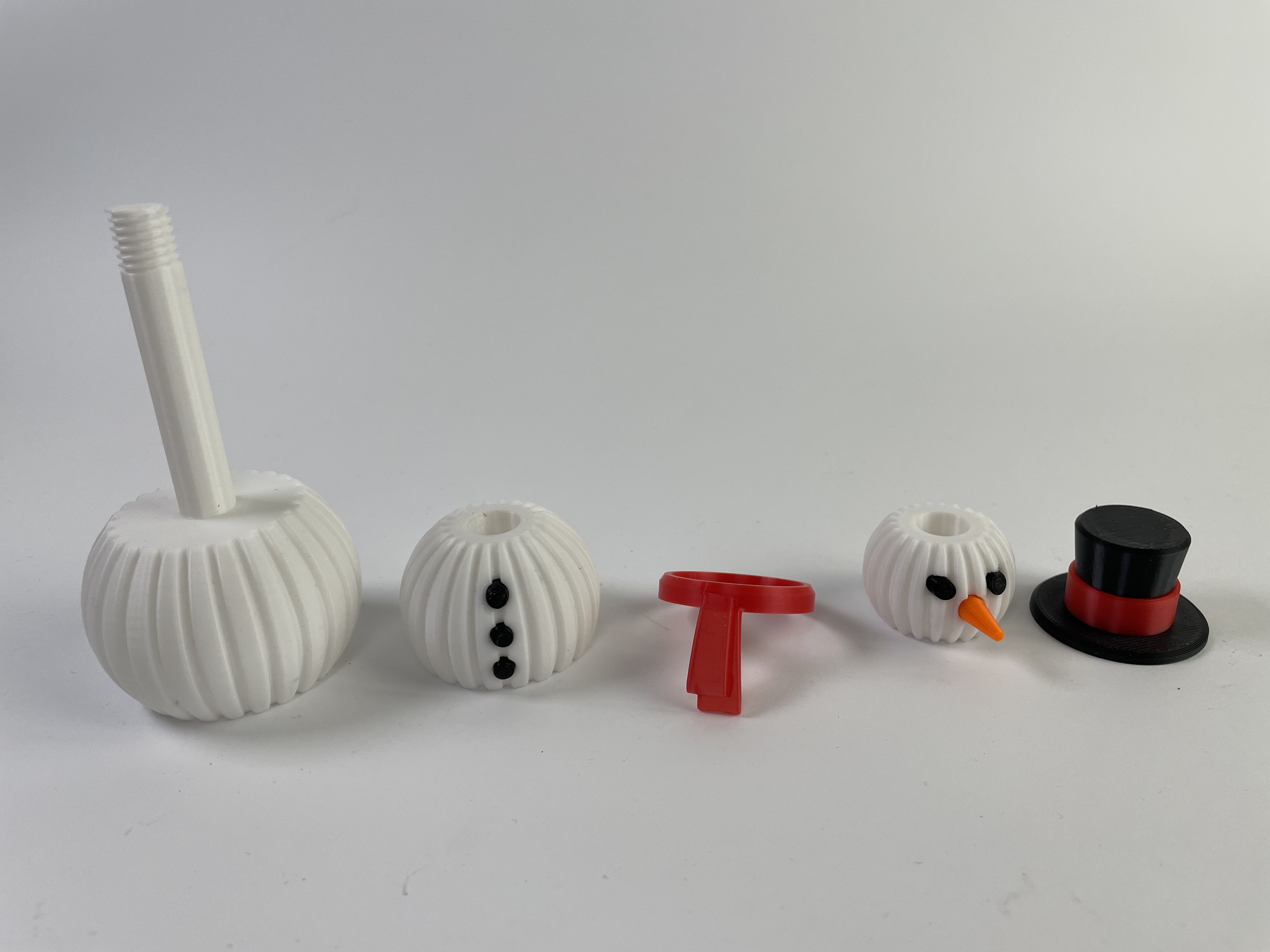 Miniatura 4 do modelo 3D Modern Modular Snowman