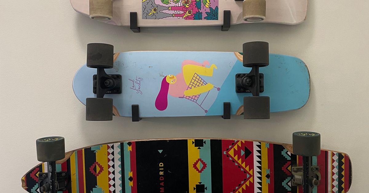 Skateboard wall mount display by momosbuilds Download free STL model