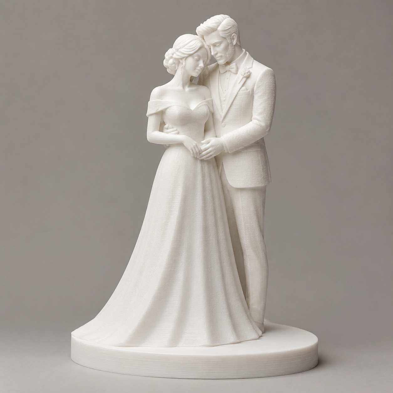 Hochzeitsfigurine in zarter Umarmung - Wedding figurine in delicate embrace