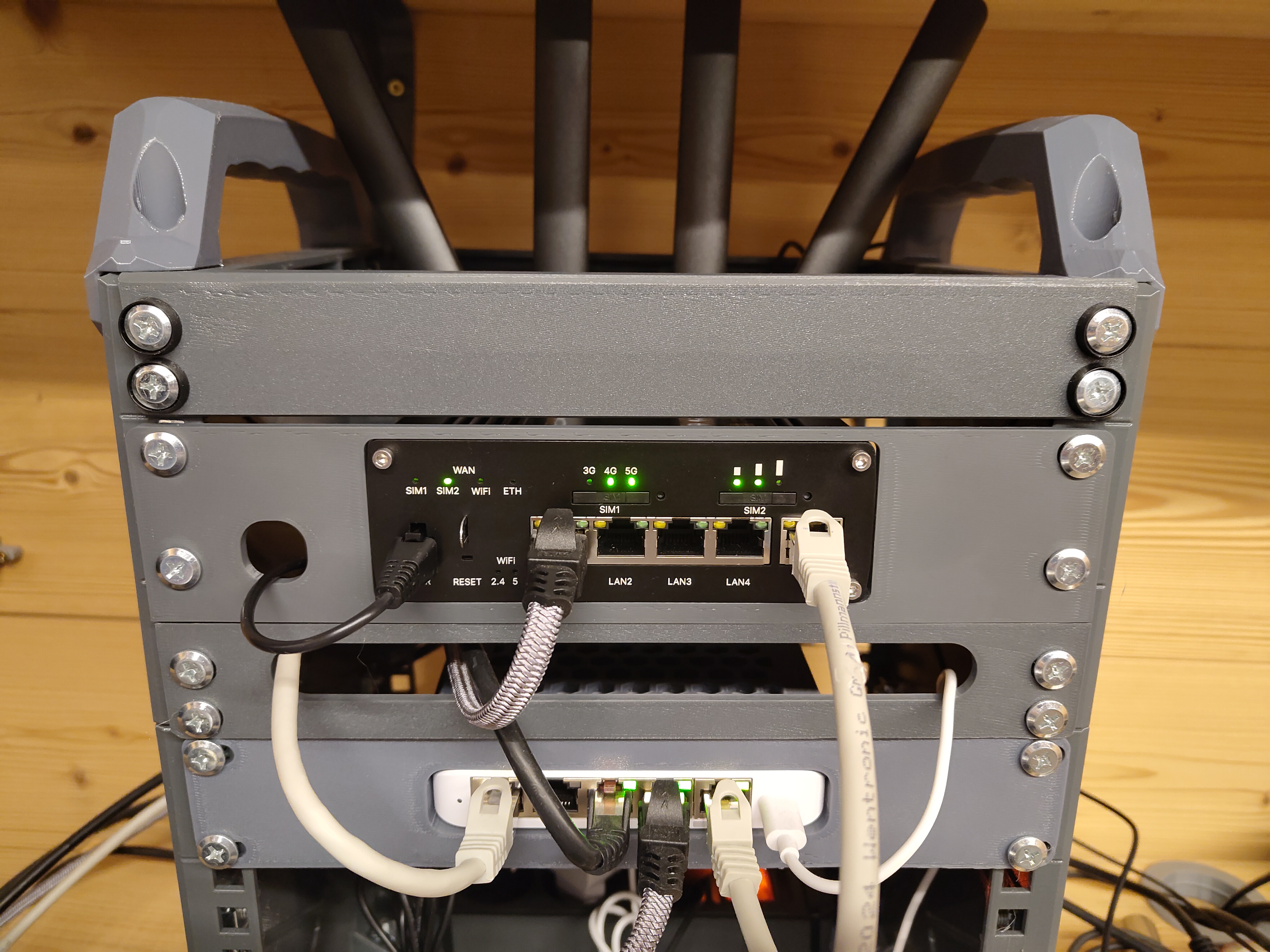 Teltonika RUTX50 Mini Rack 10" 2U mount