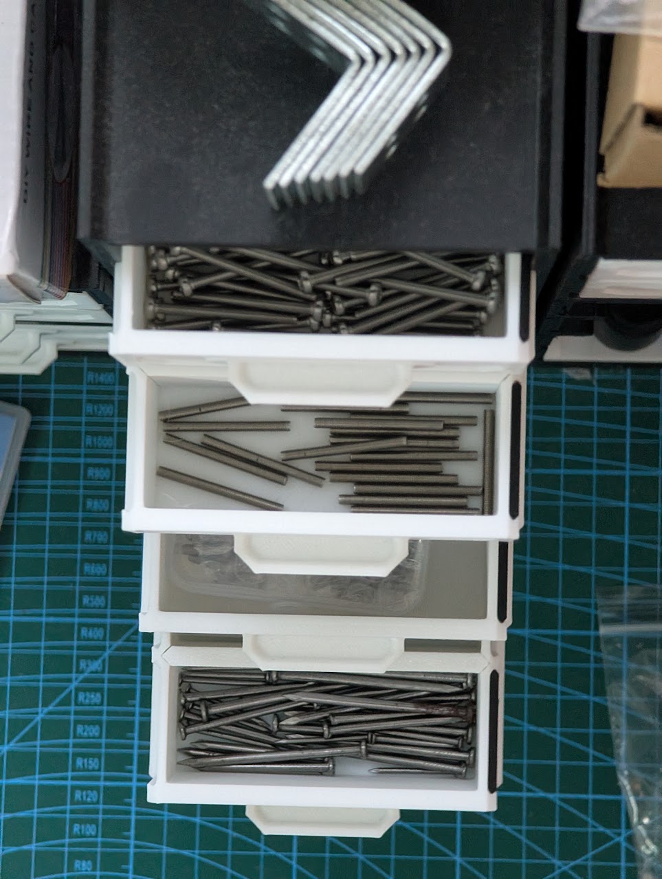 Modshelf: Modular vertical storage system — miniatura 2