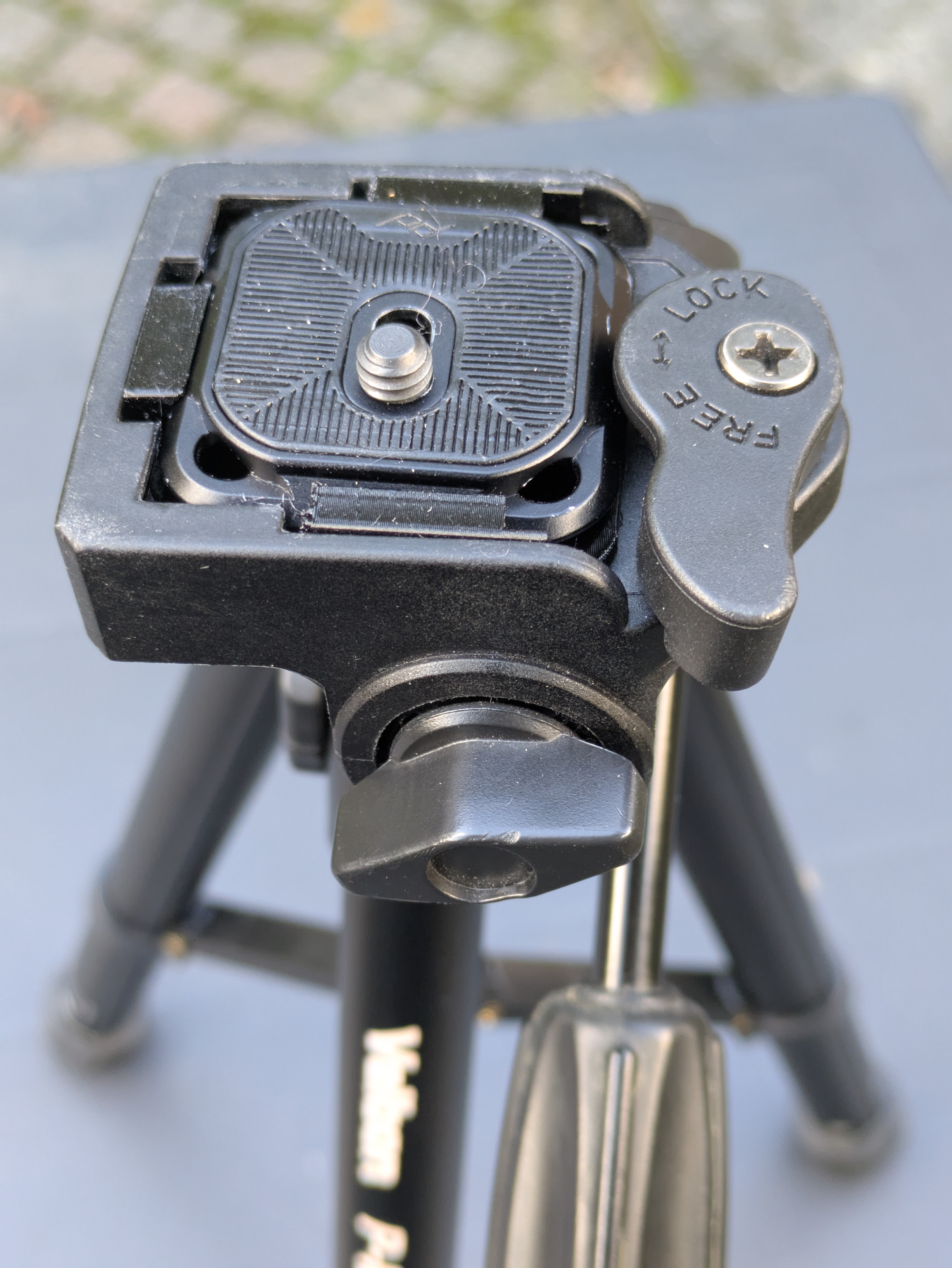 Peak Design Capture Camaraclip to Velbon P-MAX tripod conververt