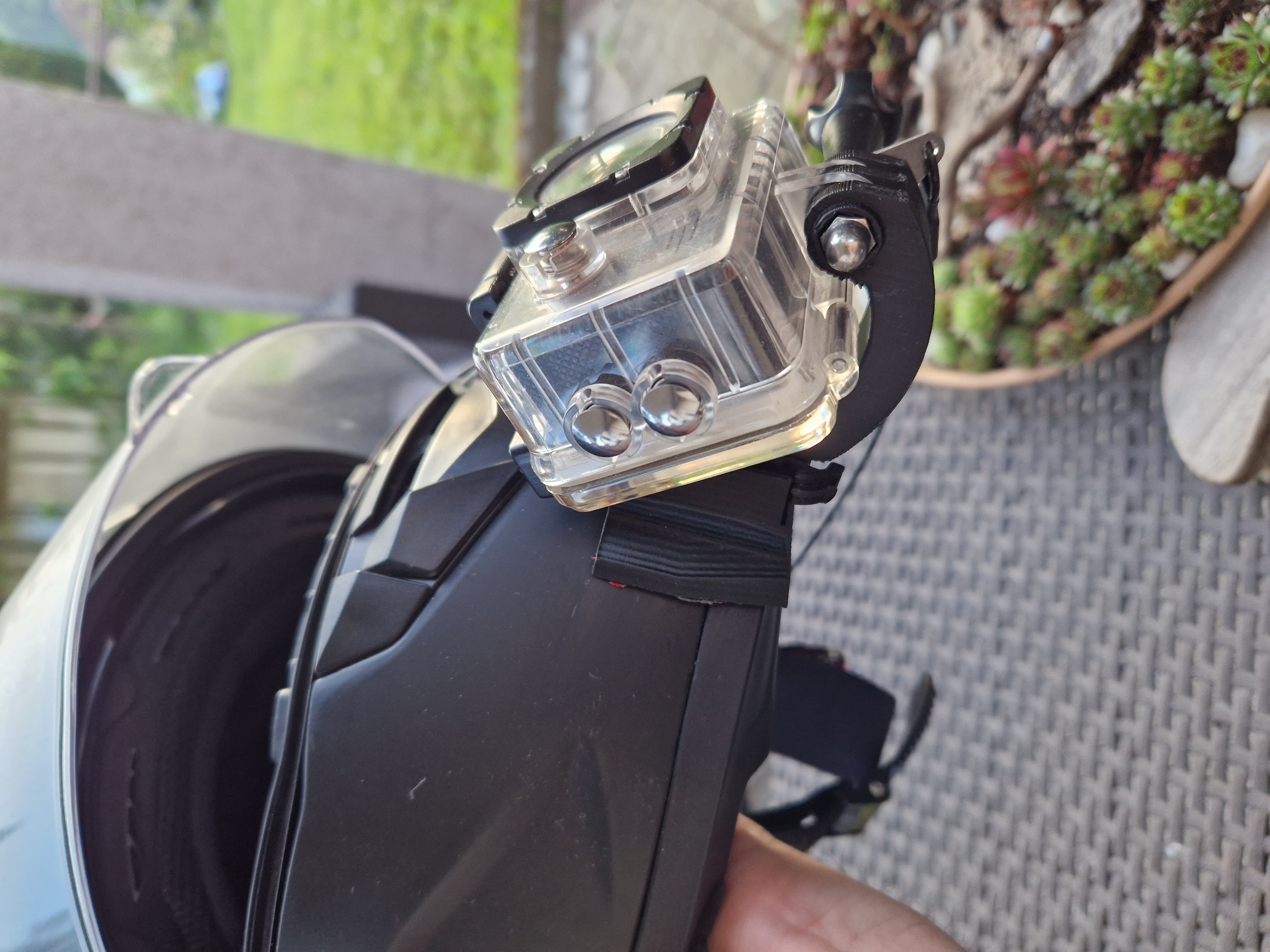 MTR S-12 - Chin Mount Cam/Kinn Kamera Halter
