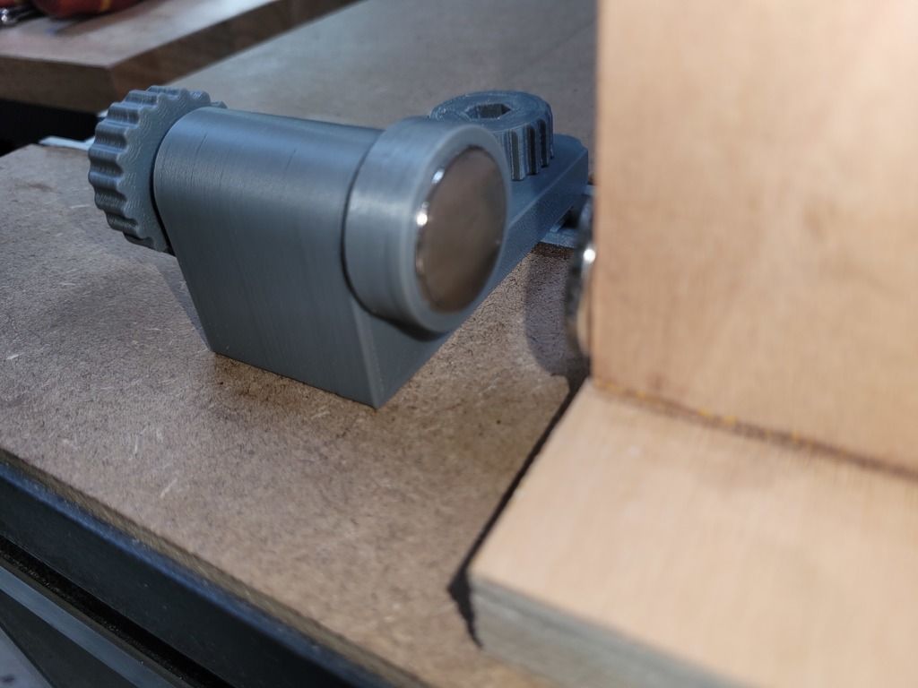 Router table fence micro adjuster by krapapock Download free STL