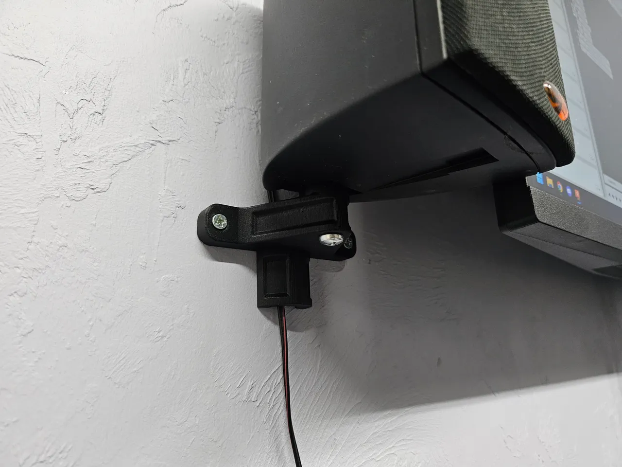 Klipsch promedia hot sale 2.1 wall mount