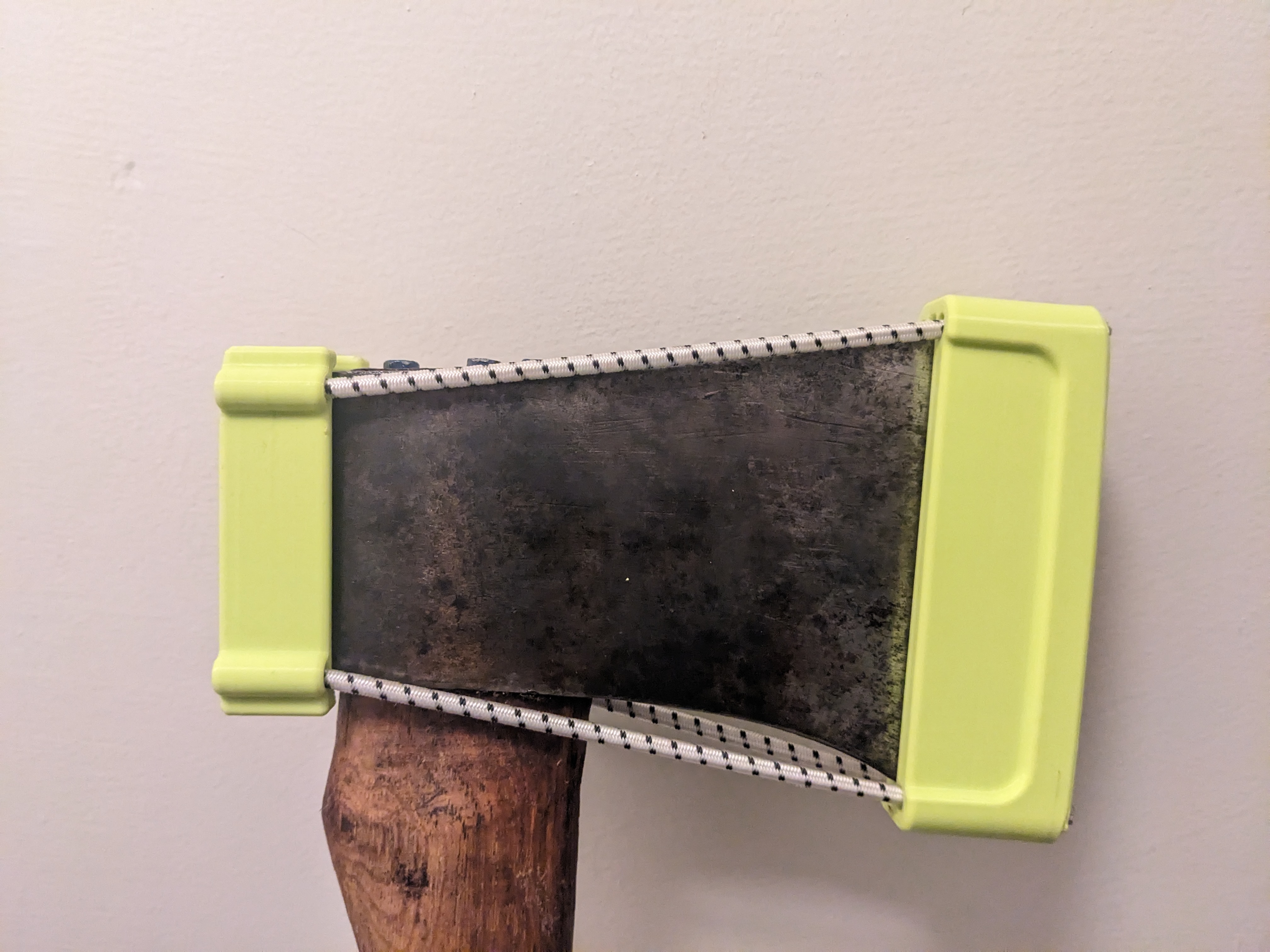 Miniatura 2 do modelo 3D Axe Guard