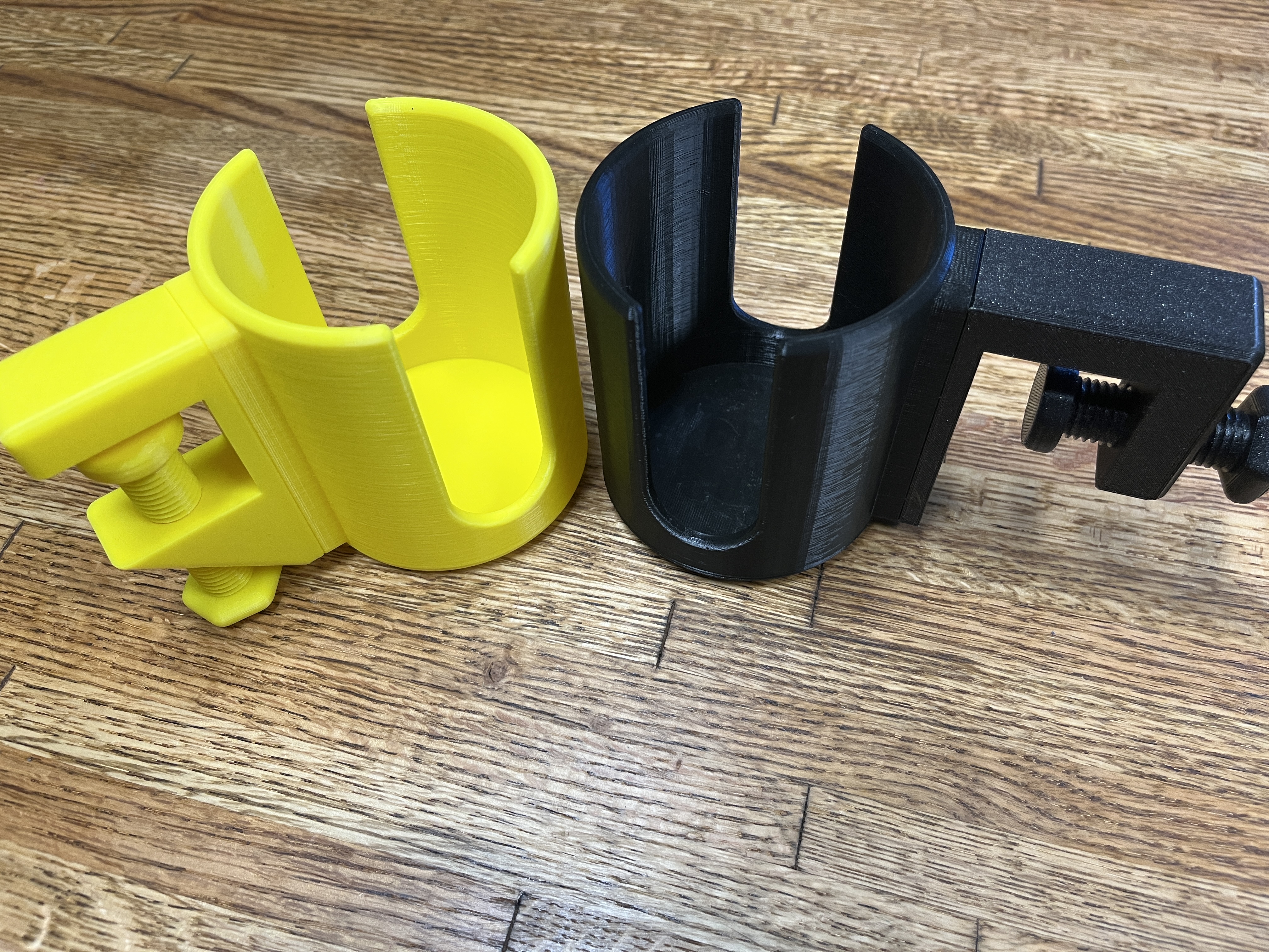 Miniatura 2 do modelo 3D Simple Cup Holder with Multiple Mounting Options