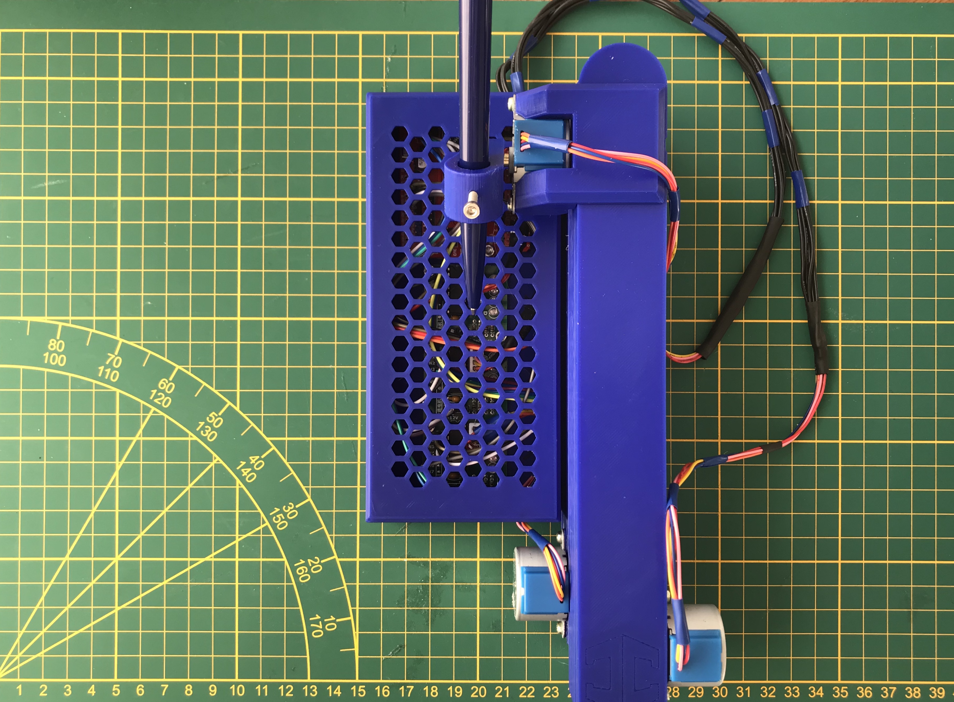 Miniatura 2 do modelo 3D Foldable all-printed Penplotter/drawbot