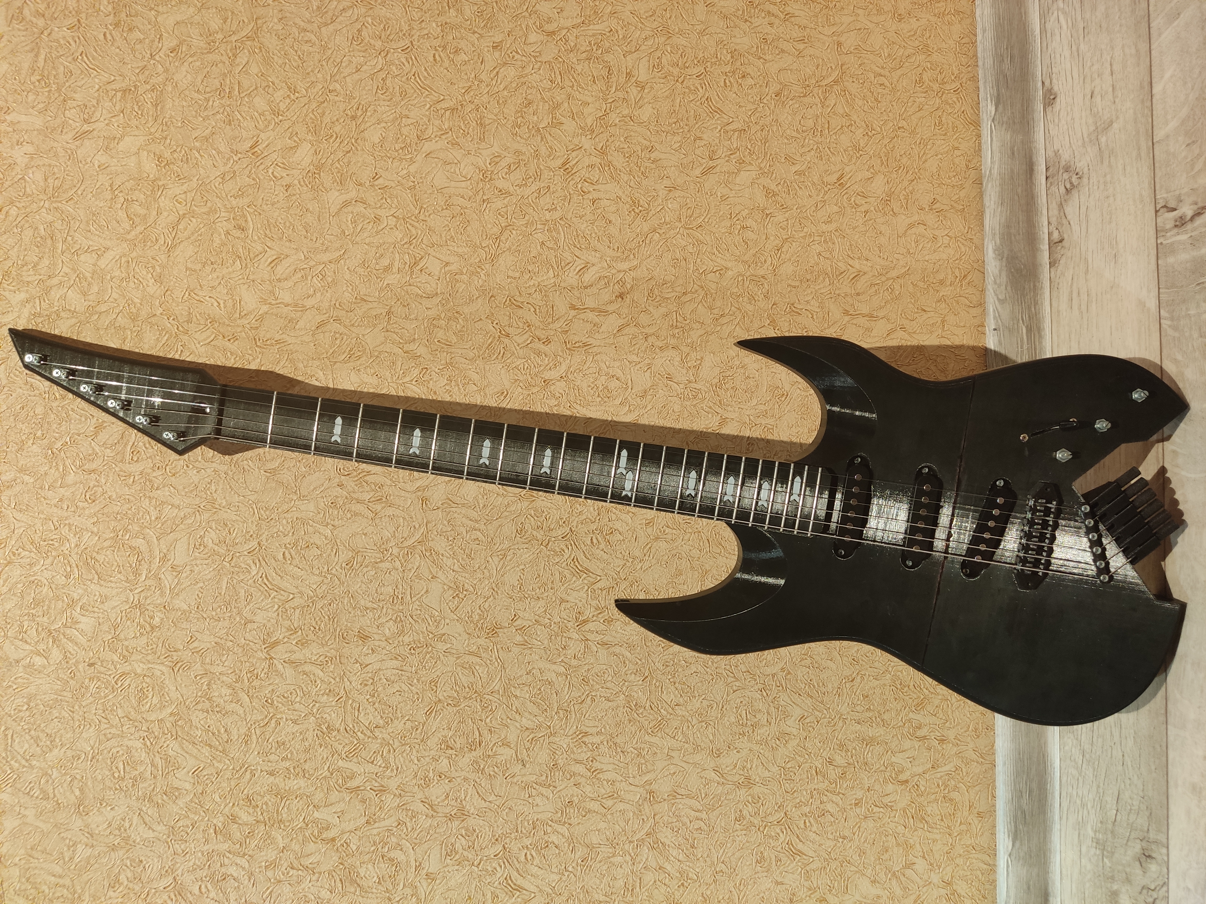 Electric guitar