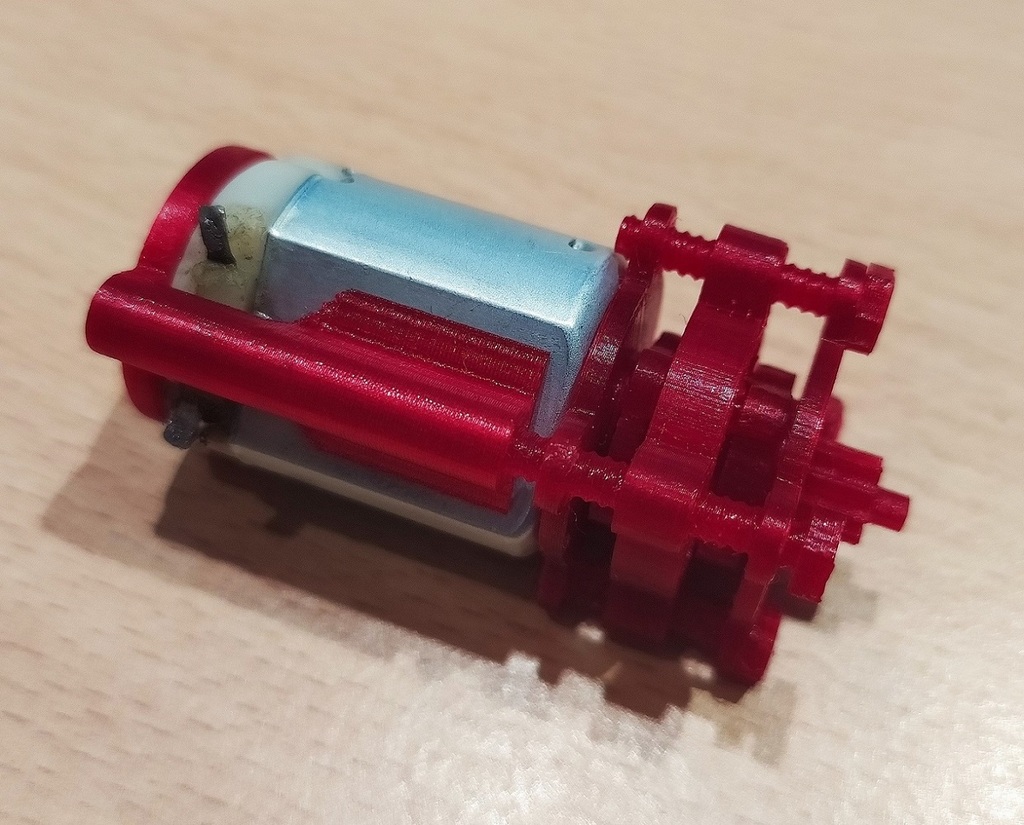 Compact planetary gearbox