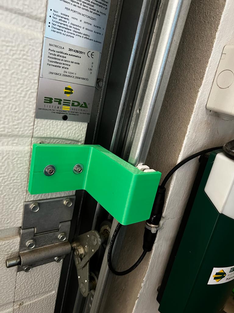 garage door (BREDA) bracket for sensor by FreySap11 Download