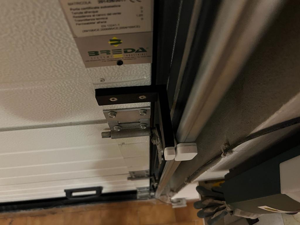 garage door (BREDA) bracket for aqara sensor by FreySap11 Download